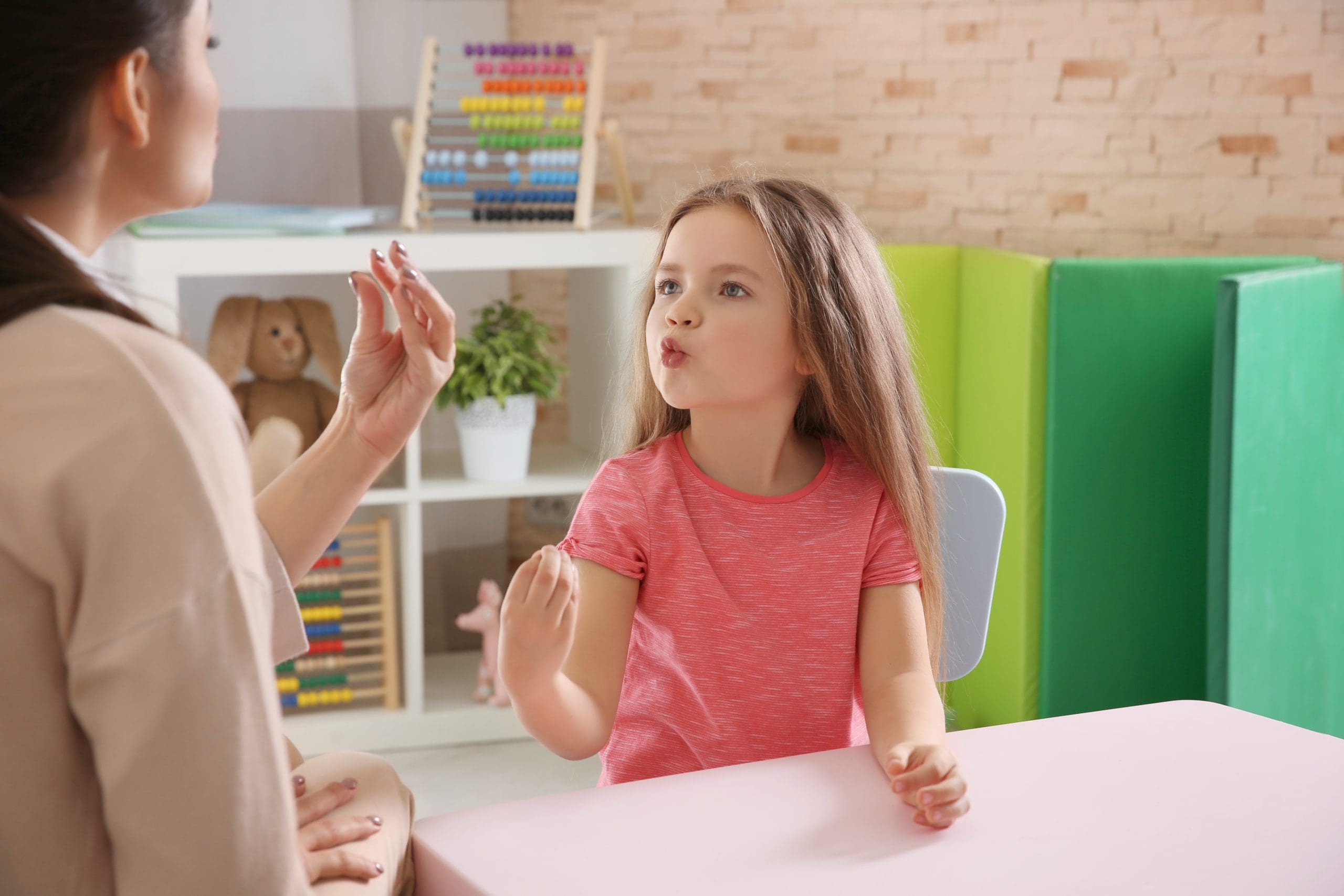 Young,Woman,Teacher,And,Little,Girl,On,Private,Lesson
